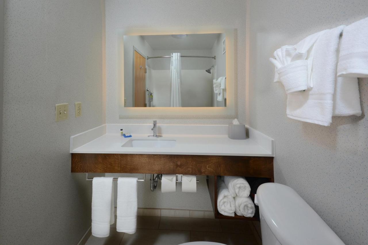 Holiday Inn Express Danville By Ihg Ngoại thất bức ảnh