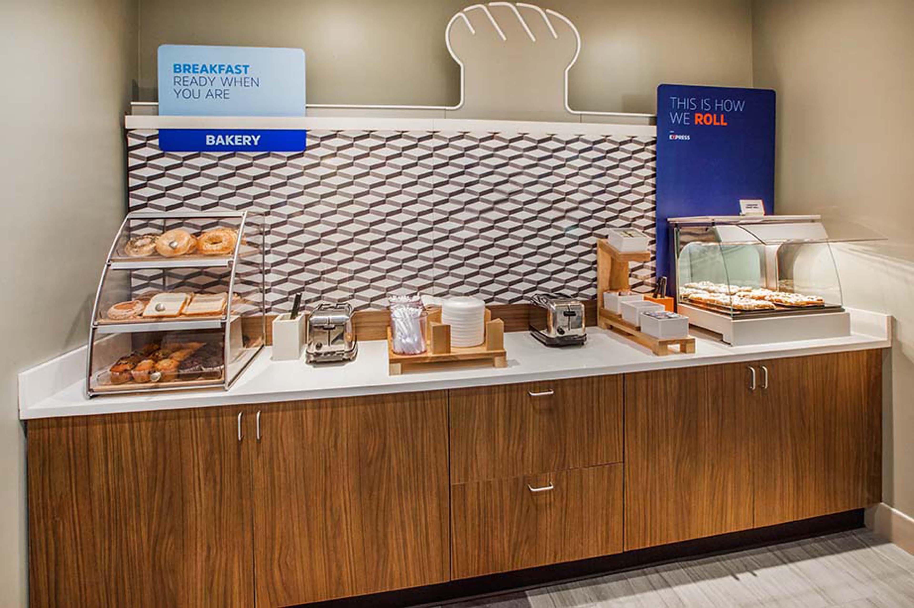 Holiday Inn Express Danville By Ihg Ngoại thất bức ảnh