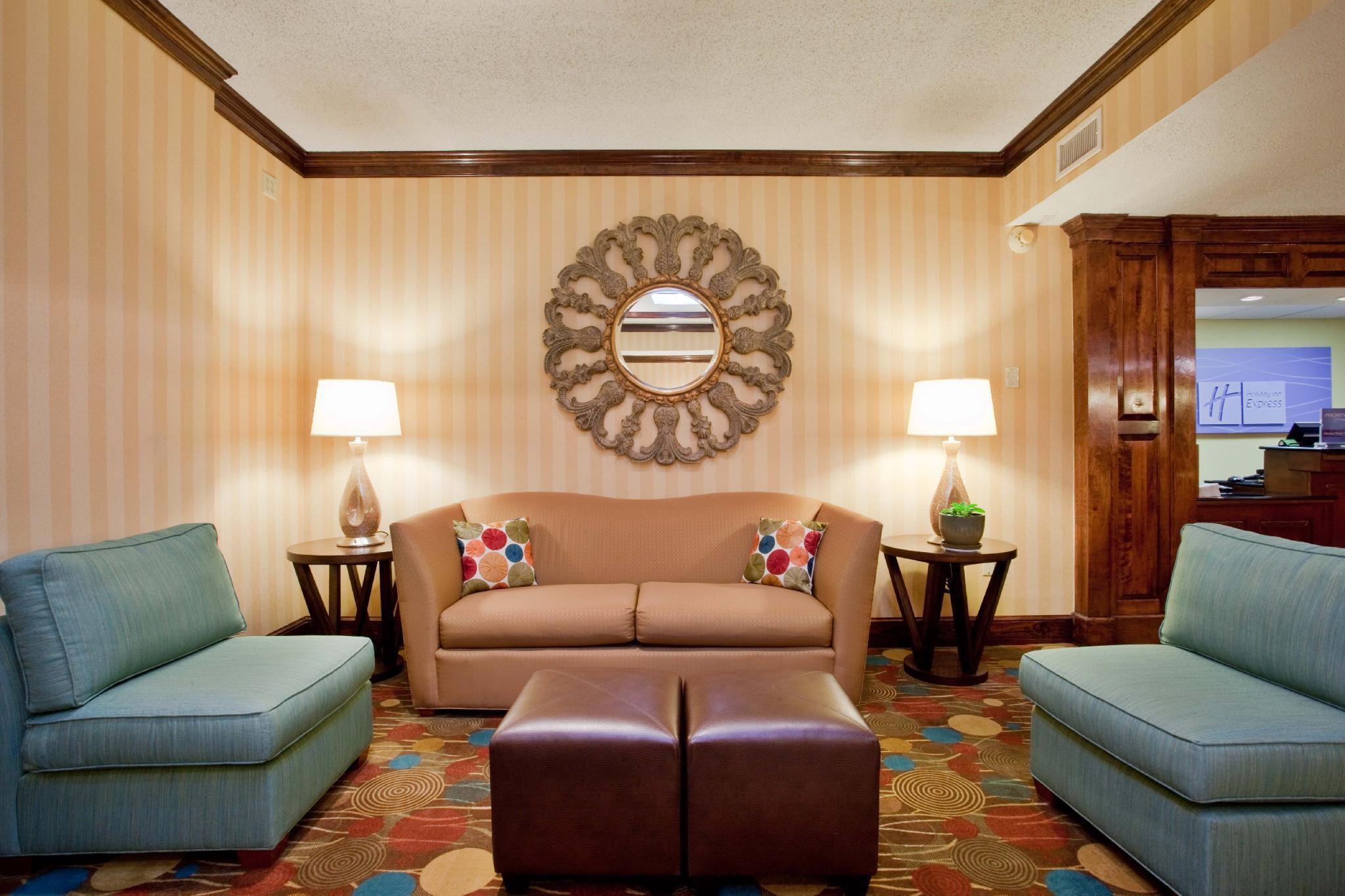 Holiday Inn Express Danville By Ihg Ngoại thất bức ảnh