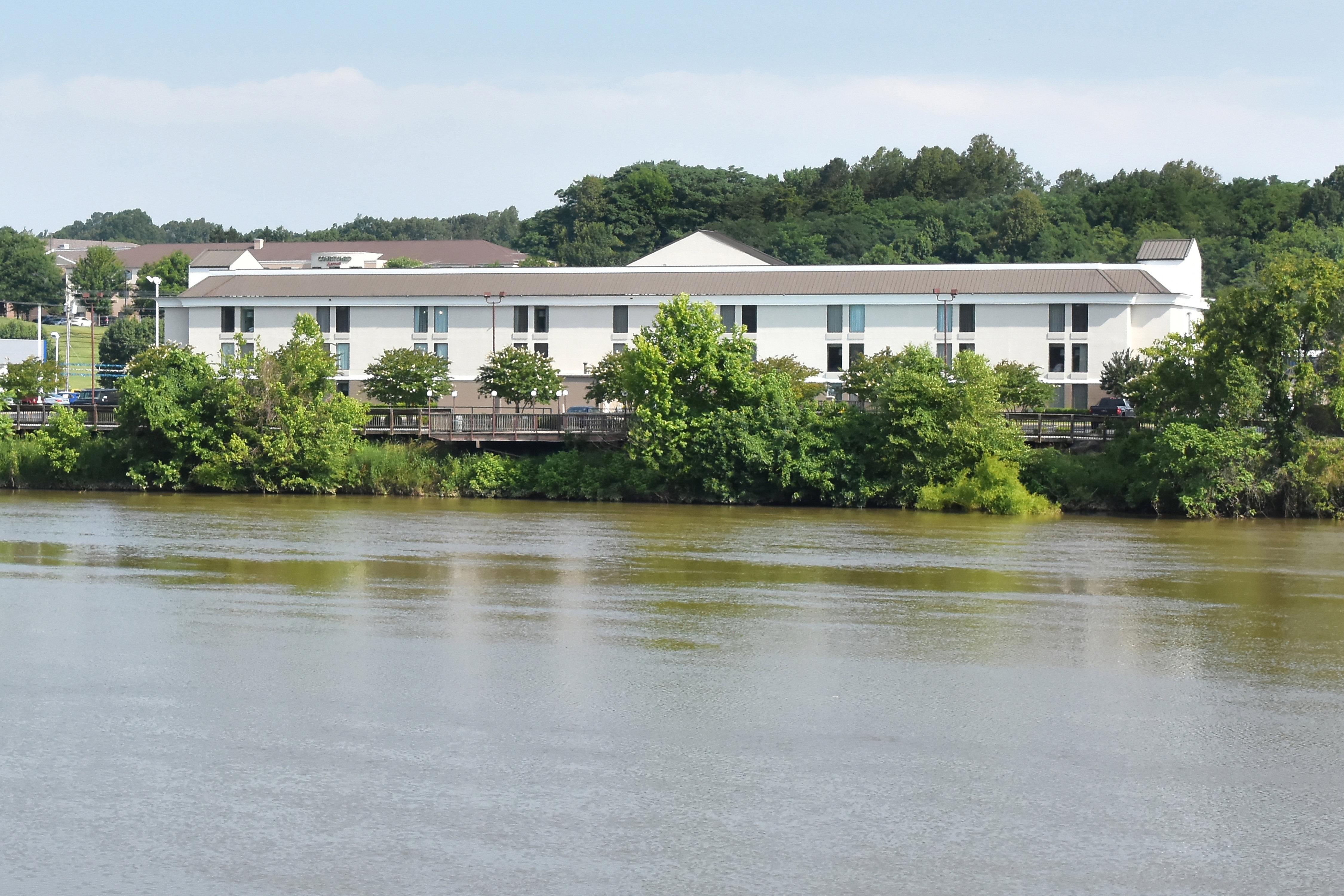 Holiday Inn Express Danville By Ihg Ngoại thất bức ảnh
