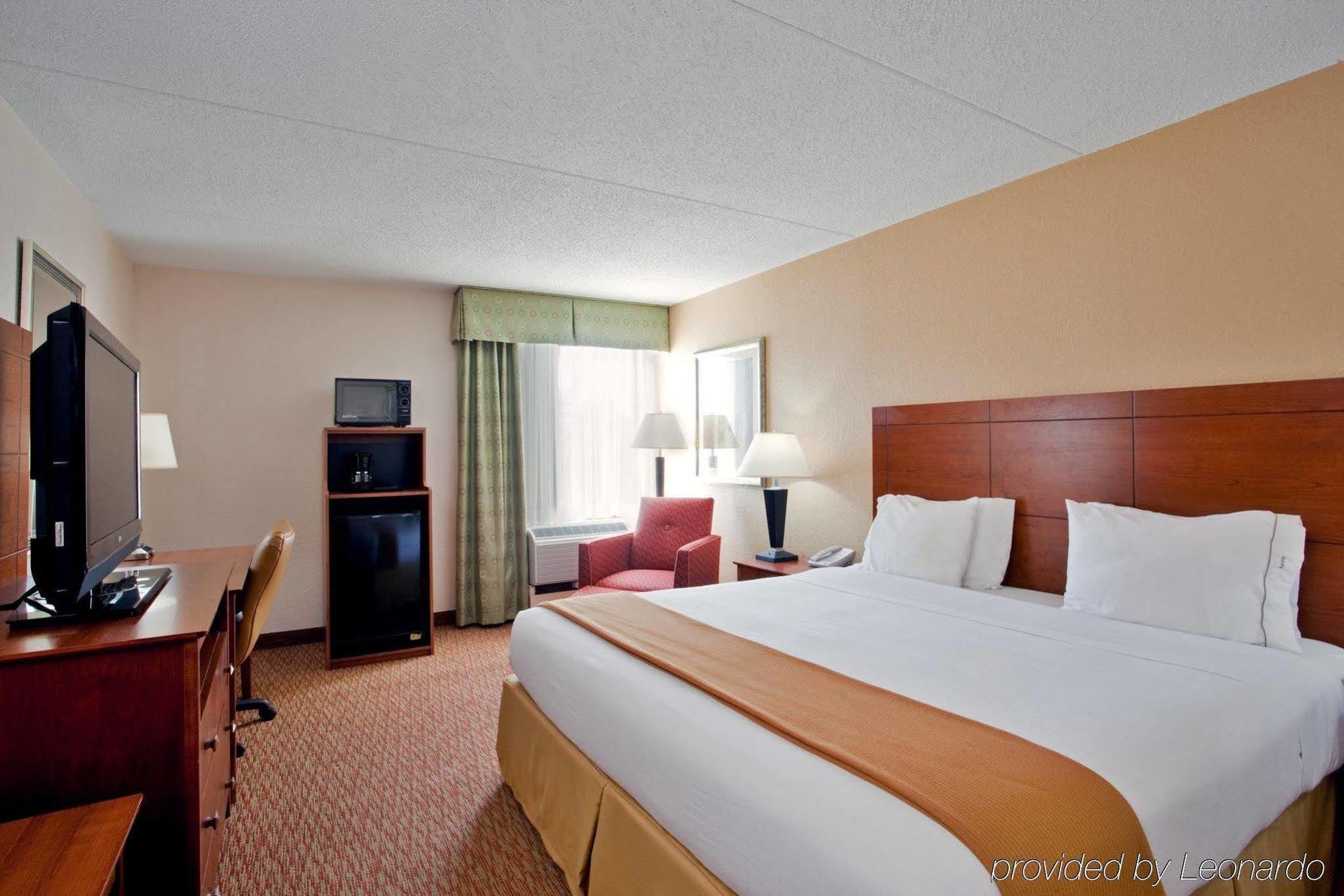Holiday Inn Express Danville By Ihg Ngoại thất bức ảnh