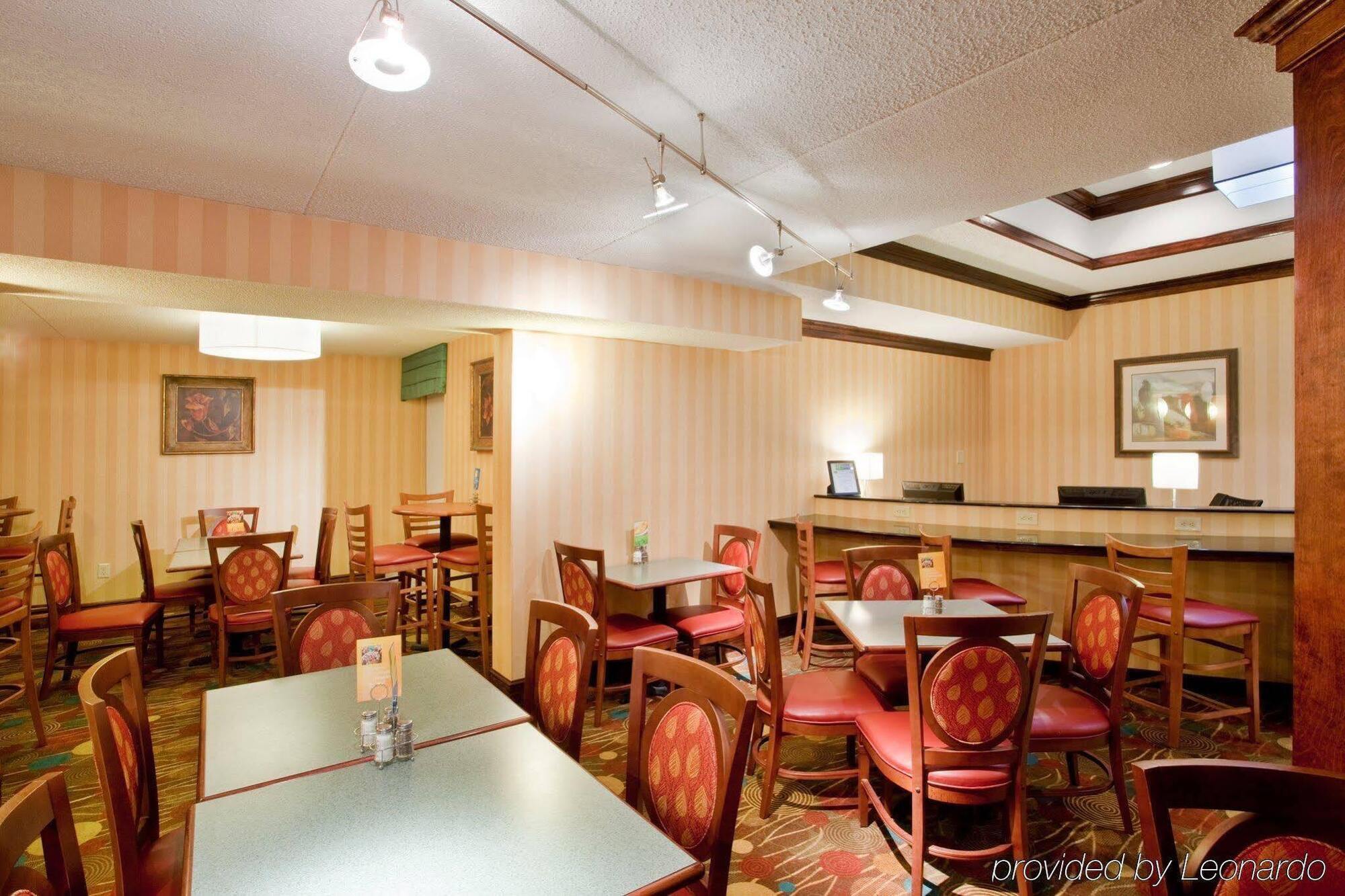 Holiday Inn Express Danville By Ihg Ngoại thất bức ảnh